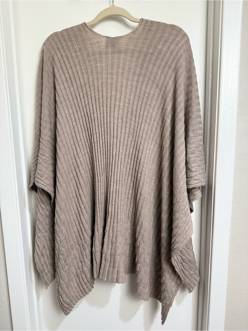 Kate Landry Oversized Cable Knit Poncho Cardigan Taupe One Size - Picture 5 of 6